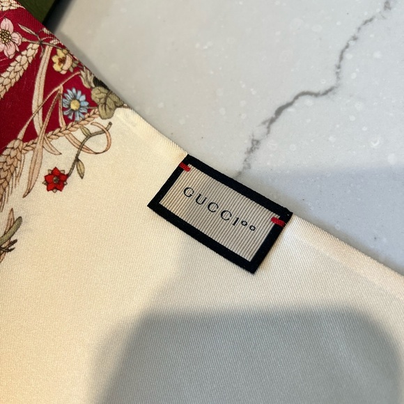 Authentic Gucci 100 anniversary silk scarf - Picture 8 of 10